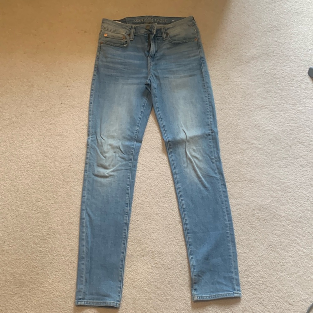 American Eagle men’s next level flex light blue jeans in size 30/34